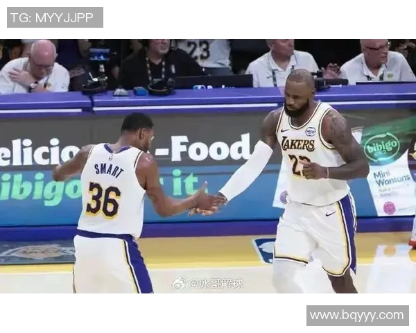 詹姆斯带领湖人豪取六连胜,压哨绝杀战胜灰熊 詹姆斯带领湖人豪取六连胜,压哨绝杀战胜灰熊